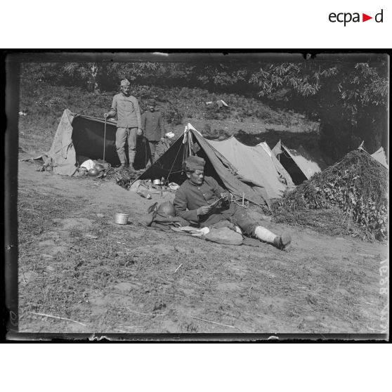 [Macédoine. Radogo-Bas. Campement serbe.]