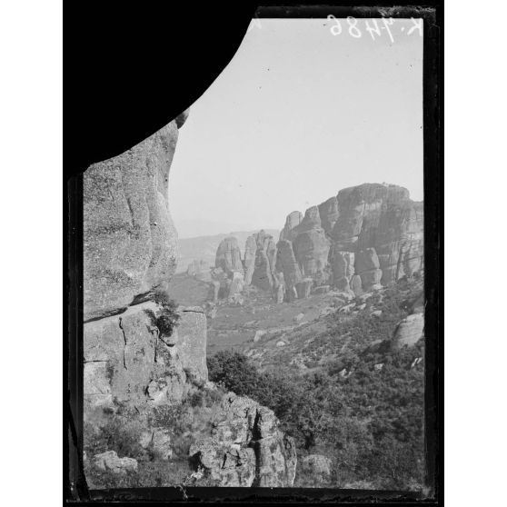 Les Météores (Thessalie). Les rochers. [légende d'origine]