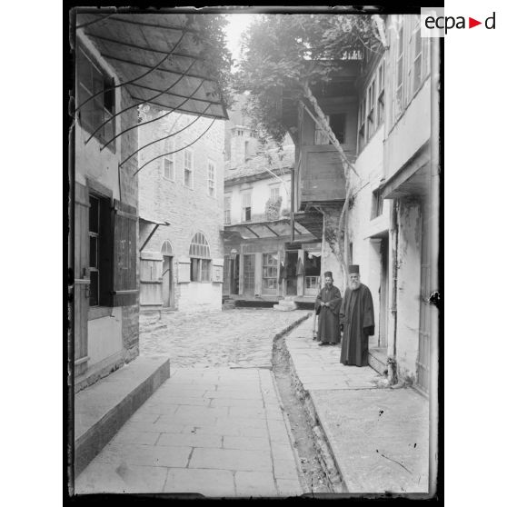 Mont Athos. Karyès. Rue principale. [légende d'origine]