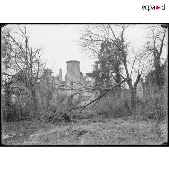 Nomény. Château Colson, ancienne demeure du général Mathis. [légende d'origine]