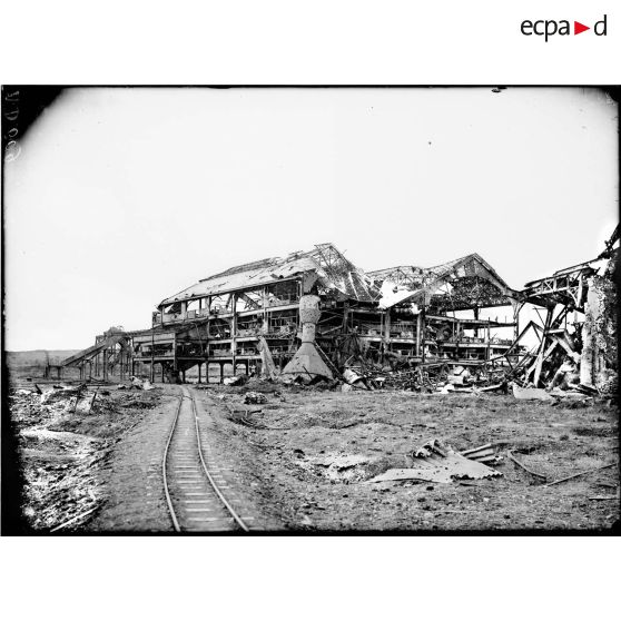 Mines de Liévin. Pas de Calais. Siège n°6. Vue d'ensemble. [légende d'origine]