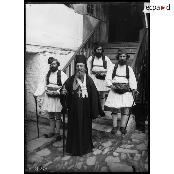 [Portrait de groupe de moines orthodoxes.]