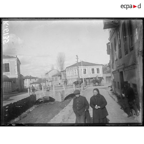 Monastir. Pont sur le Dragor. [légende d'origine]