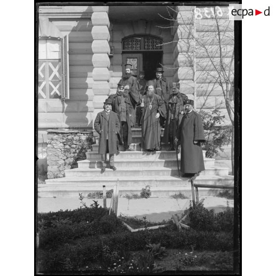 Monastir. Le colonel Vassitch chez l'archevêque grec. [légende d'origine]