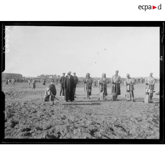 Péninsule du Sinaï. Travaux de la route de Kantara à El-Arish. [légende d'origine]