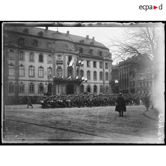 Mayence. Entrée des généraux Mangin, Fayolle, Lecomte. Défilé de cavalerie. [légende d'origine]