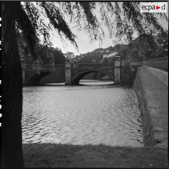 Le pont Ishibashi, palais impérial, Tokyo.