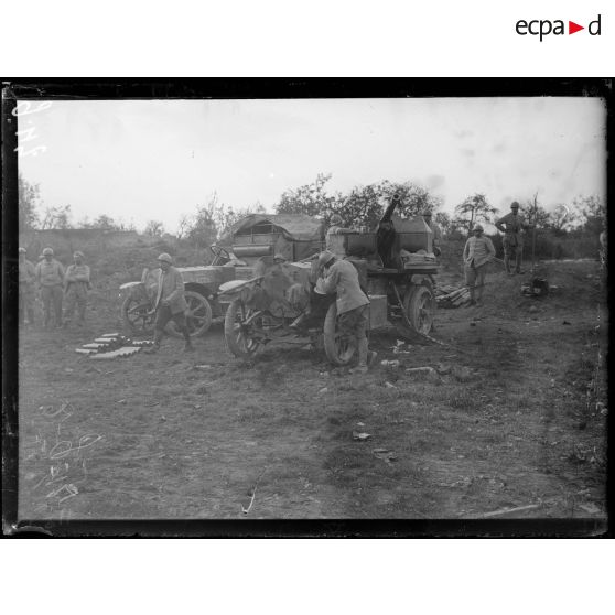 Bois des Satyres, près d'Estrées, auto-canon. [légende d'origine]