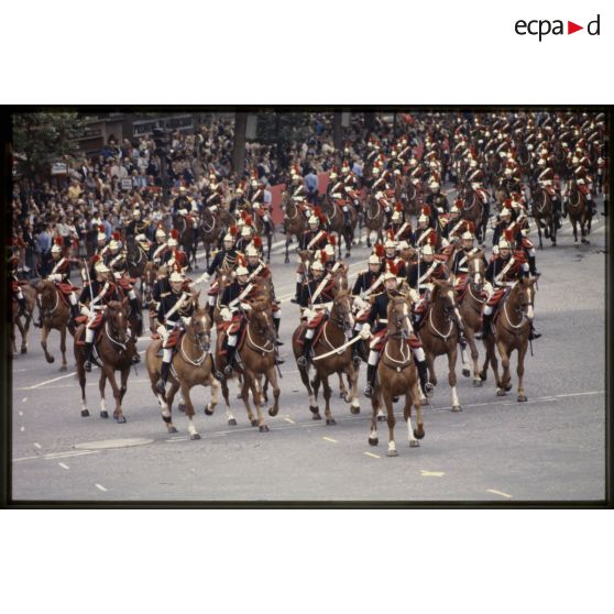 Défilé monté lors de la cérémonie du 14 juillet 1979 à la Bastille. Passage du régiment de cavalerie de la Garde républicaine (RCGR).