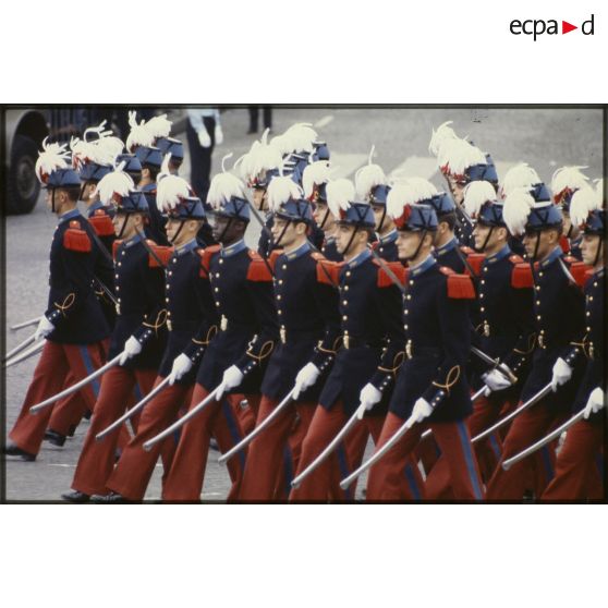 Défilé à pied lors de la cérémonie du 14 juillet 1979 à la Bastille. Passage de l’école spéciale militaire (ESM) de Saint-Cyr.