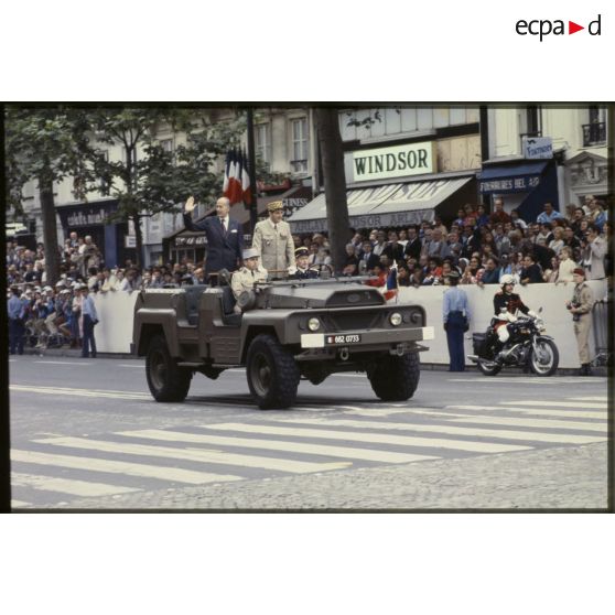 Arrivée de Valéry Giscard d’Estaing, président de la République, par le boulevard Beaumarchais lors de la cérémonie du 14 juillet 1979 à la Bastille.