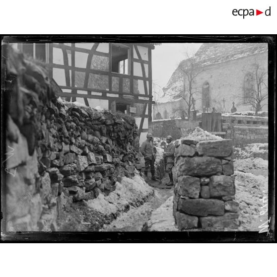 Eglingen, tranchée du village. [légende d'origine]