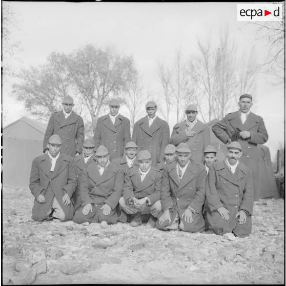 Photographie de groupe des élèves du centre de structuration de Saïda. [Description en cours]