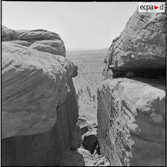 Le 2e régiment étranger d'infanterie en opération à l'occasion du tournage du film Opération combinée en Algérie. [Description en cours]