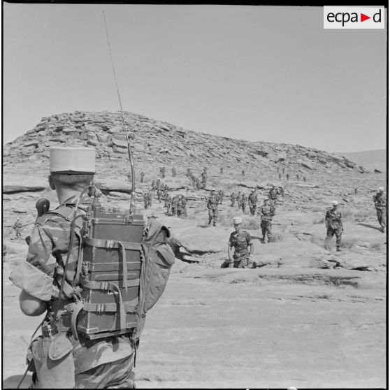 Le 2e régiment étranger d'infanterie en opération à l'occasion du tournage du film Opération combinée en Algérie. [Description en cours]