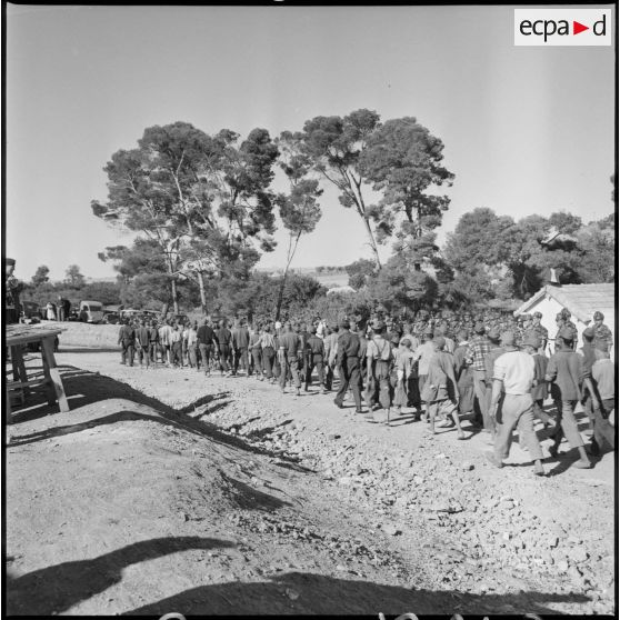 Cérémonie de remise des clés. [Description en cours]