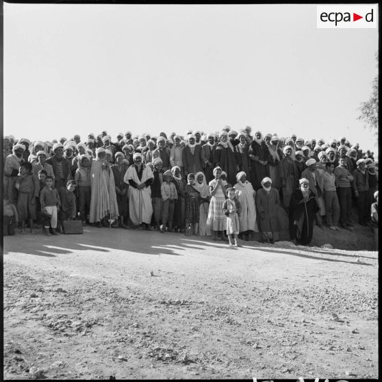 Cérémonie de remise des clés. [Description en cours]