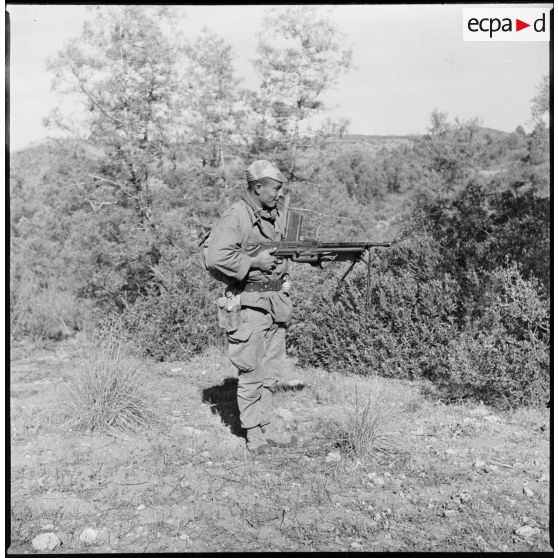 Commando de chasse en opération. [Description en cours]