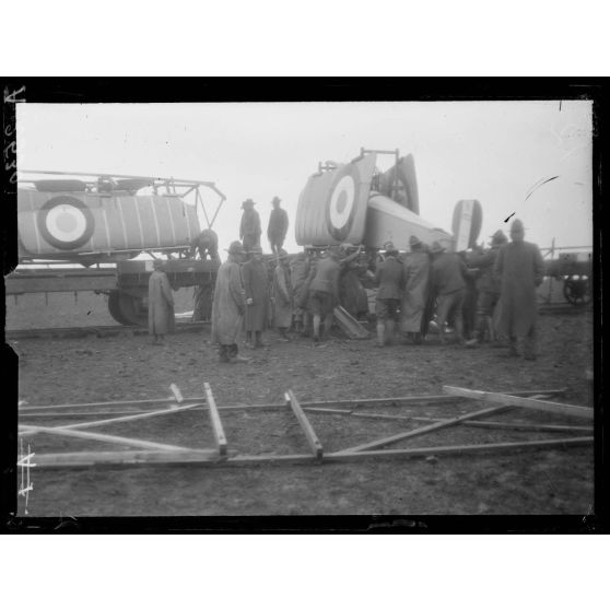 Issoudun (Indre). Camp américain d'aviation, arrivée d'avions. [légende d'origine]