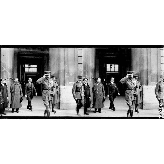 Paris. Hôtel Crillon. Les ministres anglais. [légende d'origine]