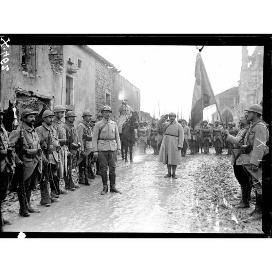 Limey (Meurthe-et-Moselle). Prise d'armes du 341e RI. [légende d'origine]