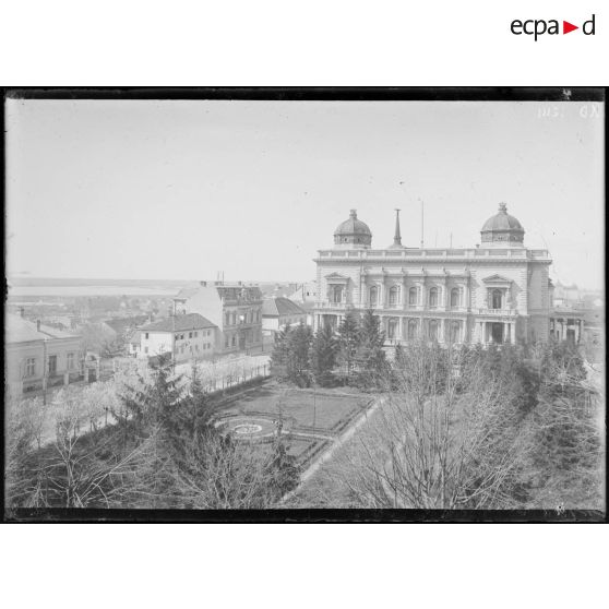 Belgrade. L'escalier en bois sculpté. Palais Royal. [légende d'origine]