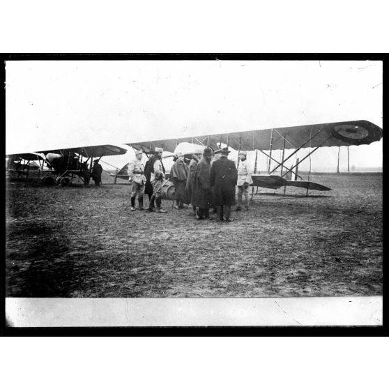 Saint-Pol (Pas-de-Calais). Le camp d'aviation (à la Bellevue). [légende d'origine]