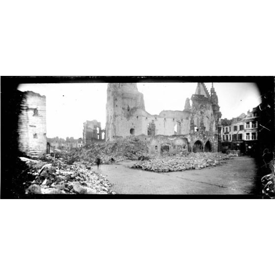 Arras (Pas-de-Calais). Hôtel de ville. [légende d'origine]