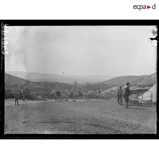 Sur la route de Vasilika à Galatista. Chantier du 1er régiment colonial à la cote 156. [légende d'origine]