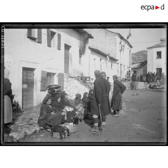 Virpazar. Sur le marché, boucherie, mercerie, etc. [légende d'origine]