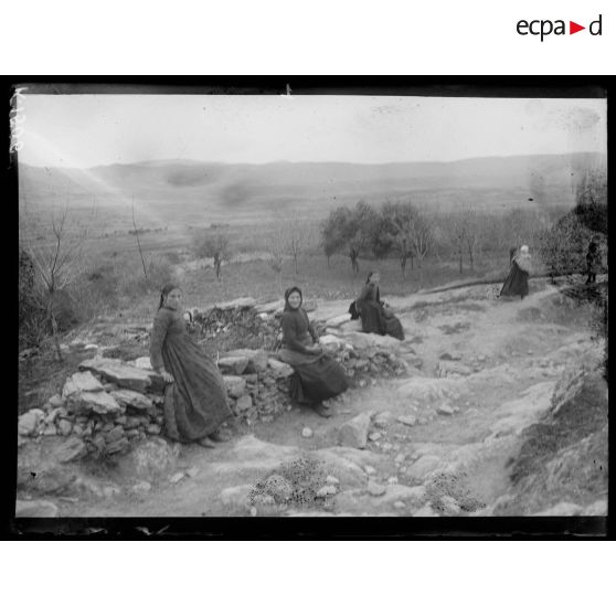 Femmes de Chalcidique. Vasilika. [légende d'origine]