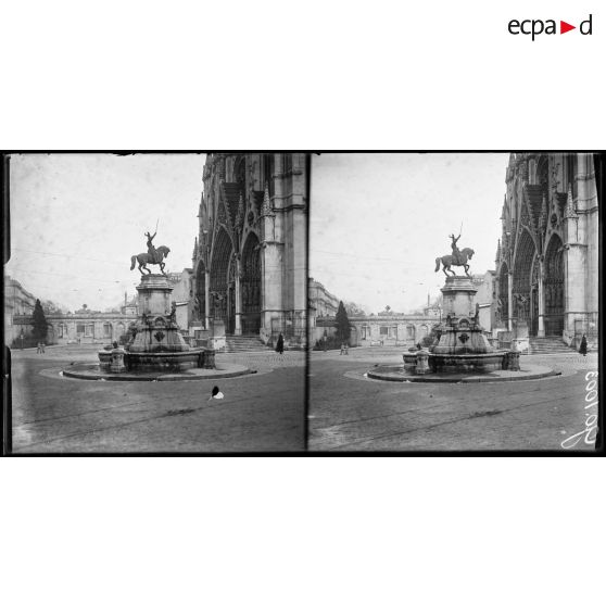 Nancy, église Saint-Epvre, statue et fontaine de René II. [légende d'origine]