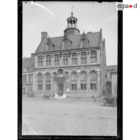 Cassel, l'hôtel de ville. [légende d'origine]