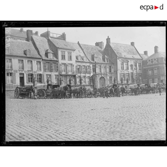 Cassel, la fontaine sur la Grand-Place. [légende d'origine]