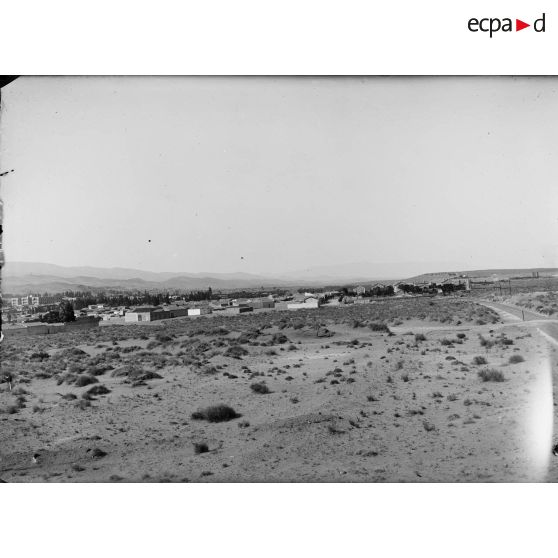 585. Panorama d'Aïn Sefra. Vue de la gare. [légende d'origine]