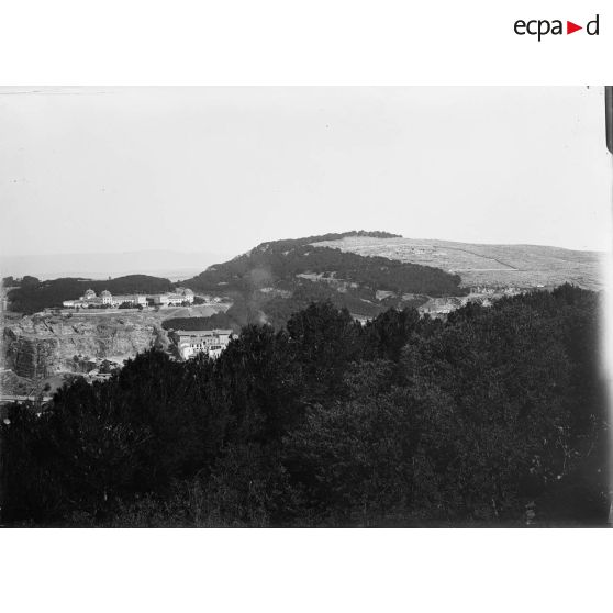 1063. Vue de l'hôpital civil. [légende d'origine]