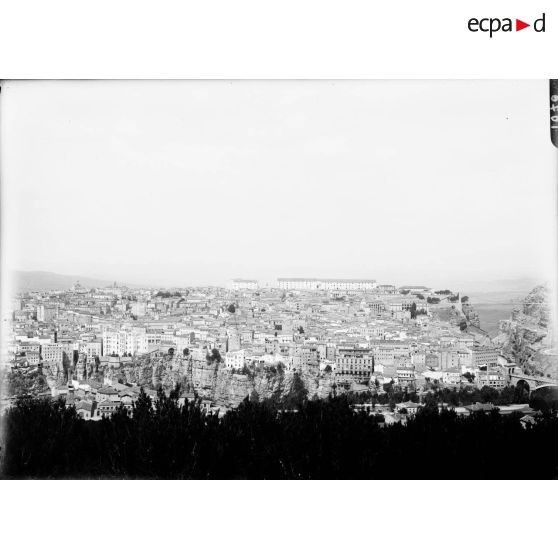 1070. Panorama de Constantine. Quatre plaques. Deuxième vue. [légende d'origine]