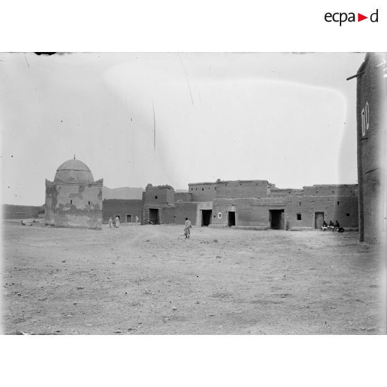 657. Oudaghir. 1 coin [du] ksar, la prison. Boîte aux lettres franchisée. [légende d'origine]