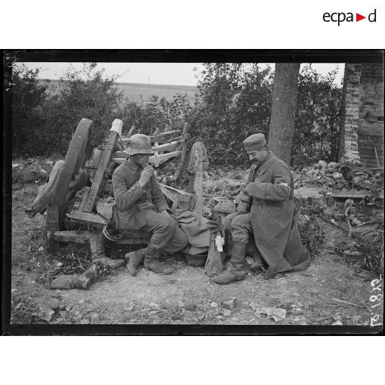 Sainte-Olle, prisonniers allemands. [légende d'origine]