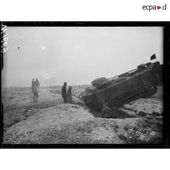 Mailly-le-Camp, chars Saint-Chamond à l'entrainement. [légende d'origine]