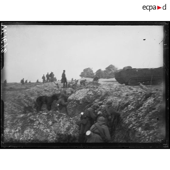 Mailly-le-Camp, chars Saint-Chamond à l'entrainement. [légende d'origine]