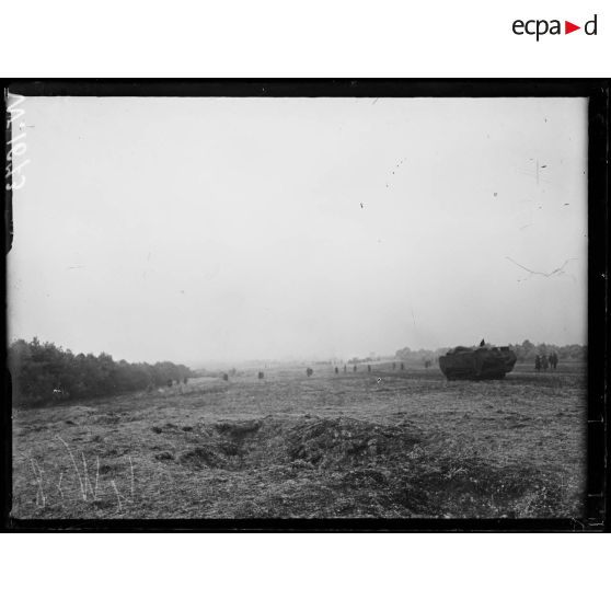 Mailly-le-Camp, chars Saint-Chamond à l'entrainement. [légende d'origine]