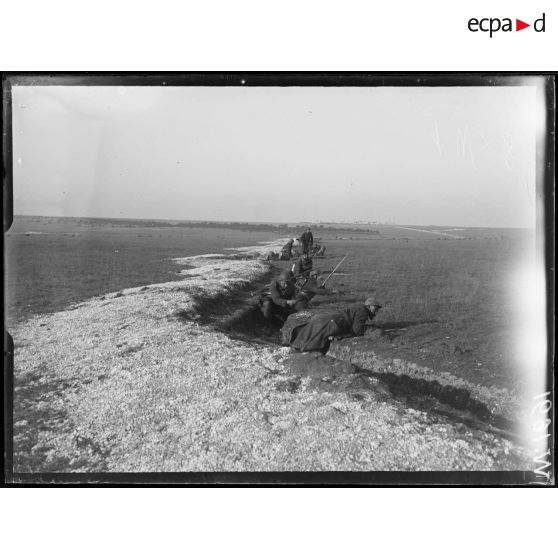 Vadenay, exercice d'assaut d'infanterie. [légende d'origine]