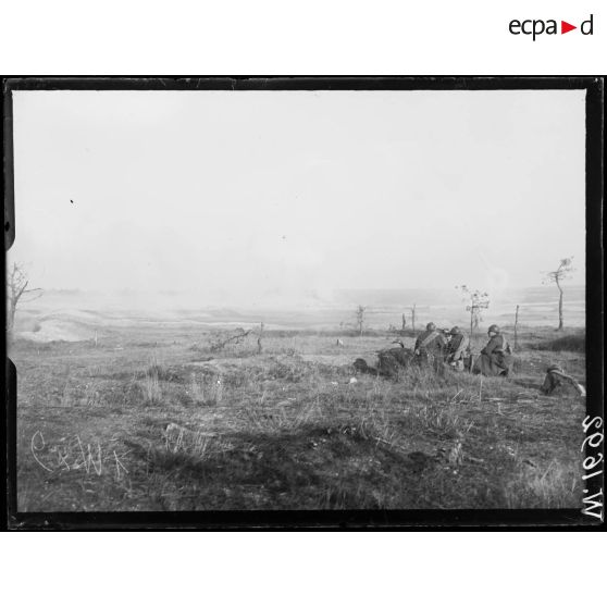 Vadenay, exercice de progression d'infanterie. [légende d'origine]