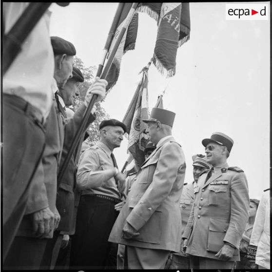 Visite du général De Gaulle à Saïda le 27 août 1959. [Description en cours]