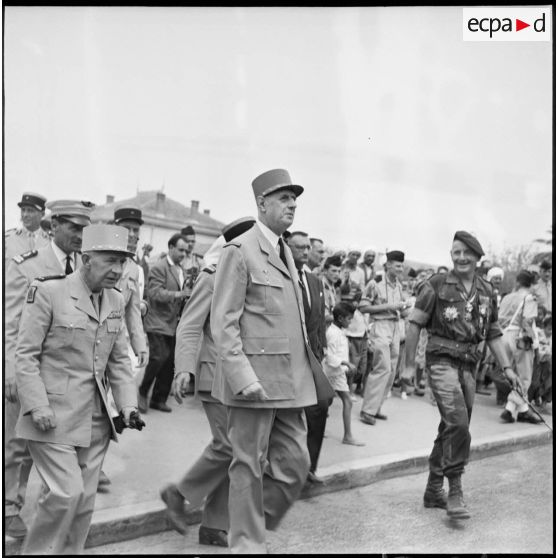 Visite du général De Gaulle à Saïda le 27 août 1959. [Description en cours]