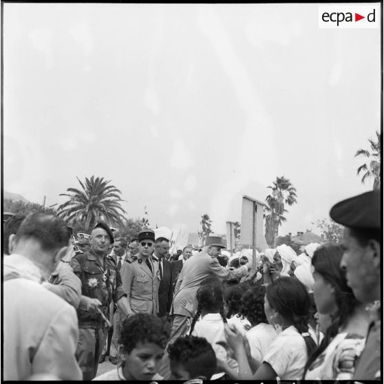 Bain de foule à Saïda le 27 août 1959. [Description en cours]