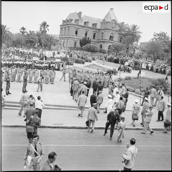 Visite du général De Gaulle à Saïda le 27 août 1959. [Description en cours]