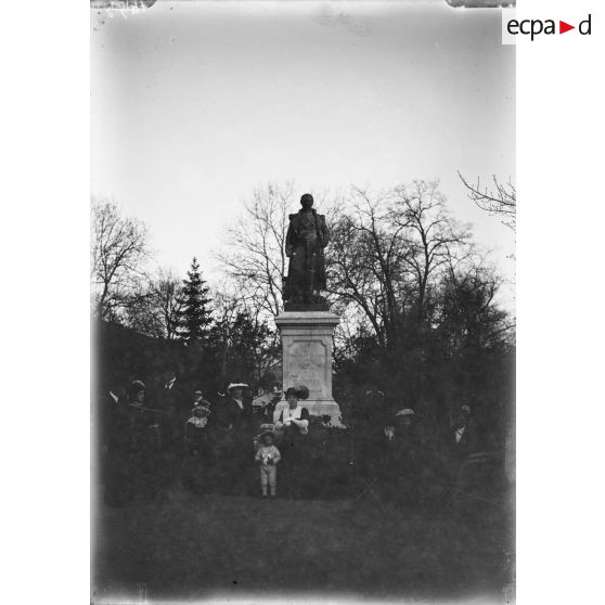 1453. Monument Valée. [légende d'origine]