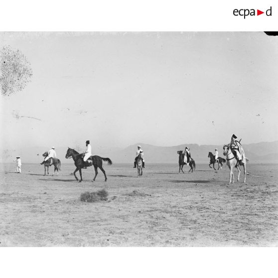 40. [Beni Ounif de Figuig, 14 juillet 1907. Célébration du 14-Juillet.]